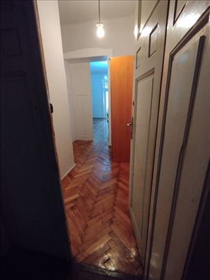 3,0,Kneza Miloša,Palata nauke,106m2,salonac