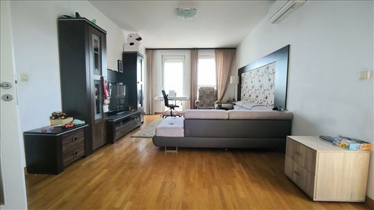 Belvil,106m2,Top Pozicija, Garažno mesto,Namešten