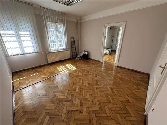 CentarTrg Republike-100m2-Uknjižen ID#2951