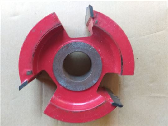 Glodala hroneri kroneri za drvo