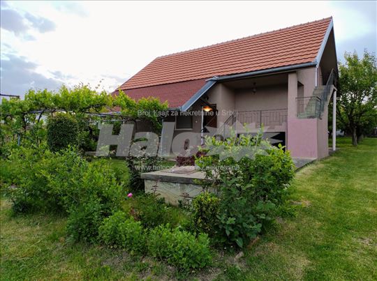 Kuća 141+43m2 na 15 ari, Surčin, Ključ