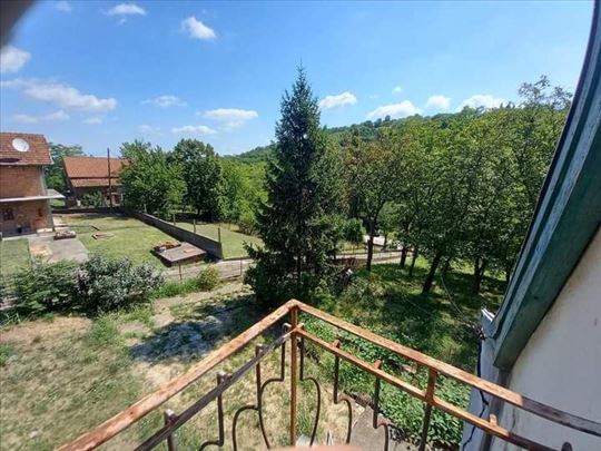 Kuća na Udovičkom putu sa 30 ari placa