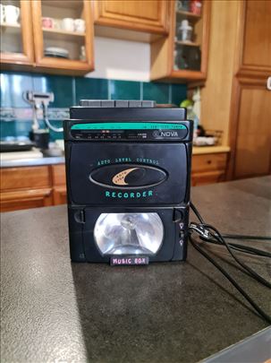 Nova Music box, radio kasetofon, jako redak.