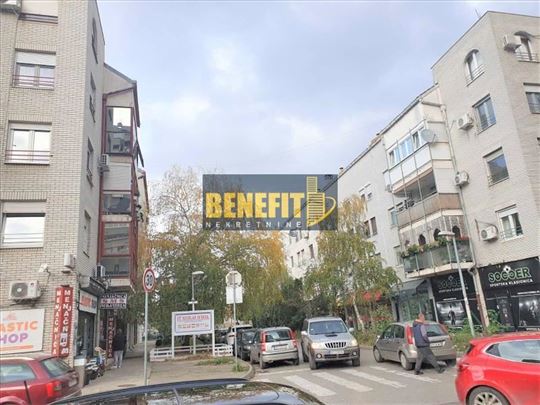 Prelep lokal sa baštom od 17 m2