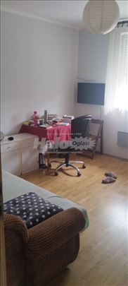 Soba - pola dvosobnog stana