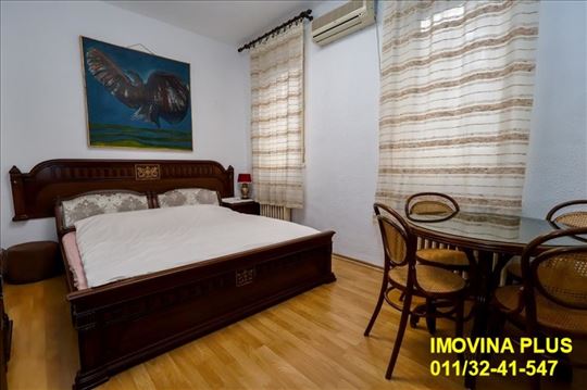 Stari Grad, Obilićev venac - Kneza Mihaila, 19m2