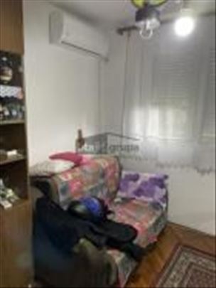 Uknjižena garsonjera, odlična lokacija