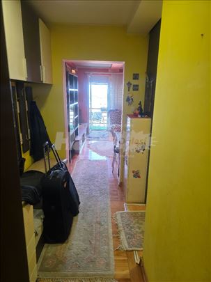Izdajem stan u Višnjici. 2.0 47kwm. Lux namešten. 