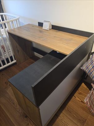 Kancelarijski sto i stolica