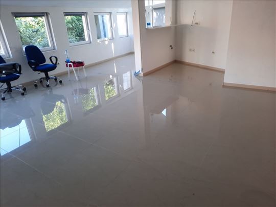 Lekino B.,Bačvanska; 180 m²