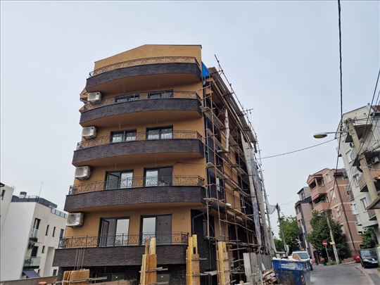 Lux novogradnja u Šumicama