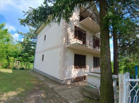 Porodična kuća nadomak Beograda, 125m² 