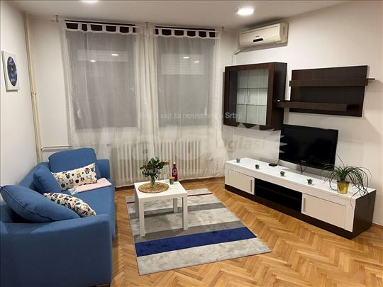 modern apartment / moderni stan