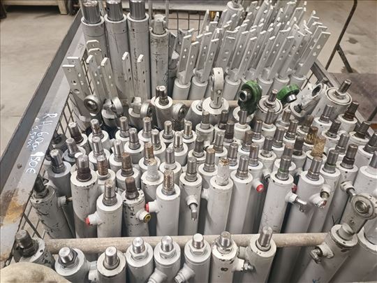 Razni hidraulični klipovi reduktori kardani i još 