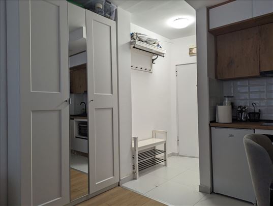 Renovirana garsonjera u Šumicama