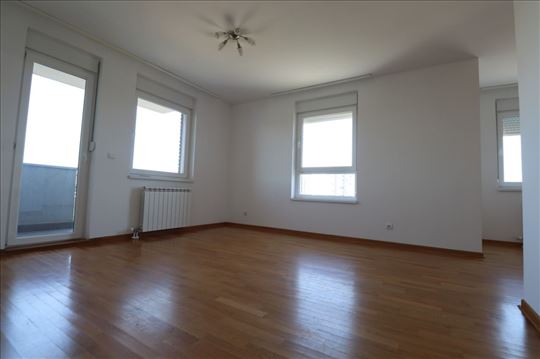 Savada, komforan, garaža, ID 24784