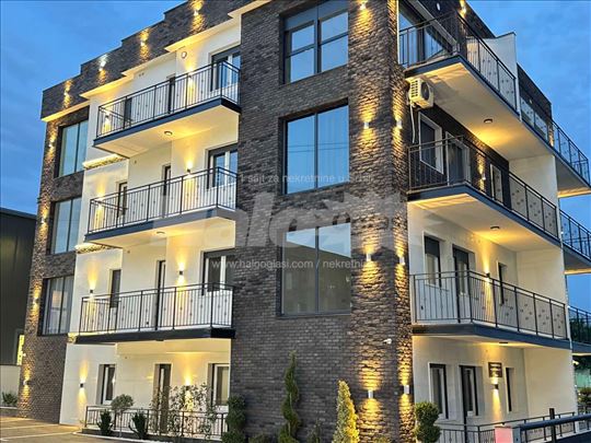 Lux novogradnja ,Mermer fasada i Listele