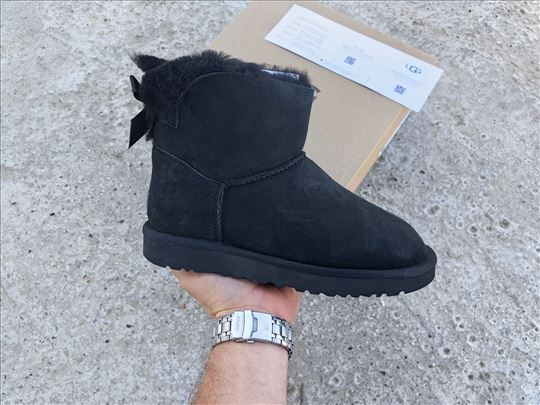 UGG Classic Mini