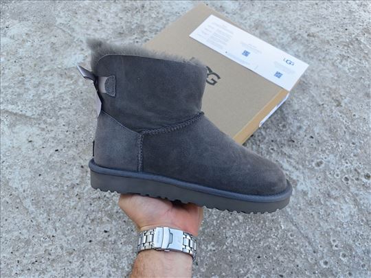 UGG Classic Mini