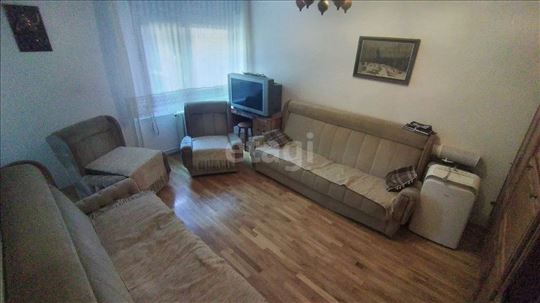 Ušuškan 1.5 Stan u Višnjičkoj banji