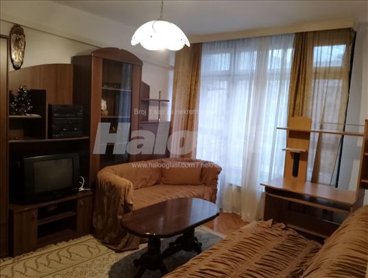 Dvosoban stan u centru, kompletno opremljen