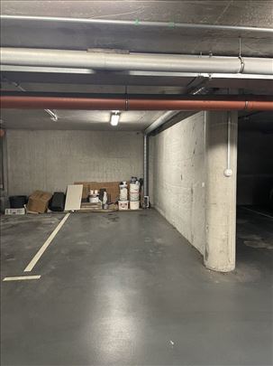 Garažno mesto Kalenić pijaca