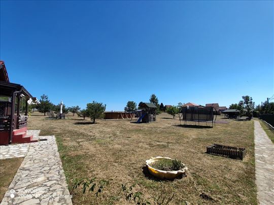 Kuća u Barajevu Beograd, hektar i 30 ari sa građev