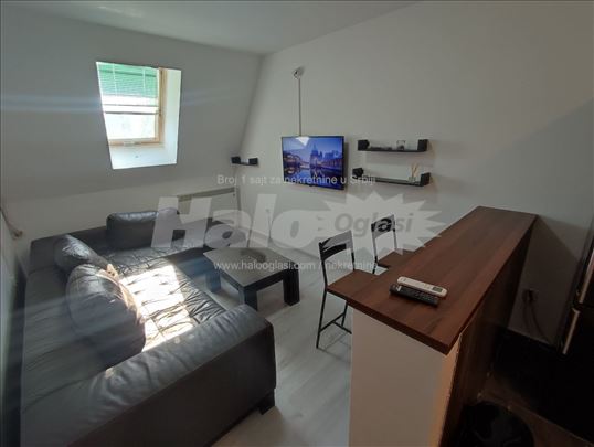 Izdajem stan u Novom Sadu na Novoj Detelinari 32m2