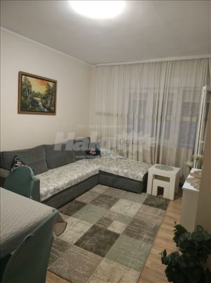 Karaburma,100m od Big-a, odličan, 56m2