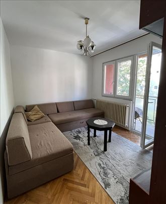 Karaburma, 60m2, 2.5, namešten, odmah useljiv!