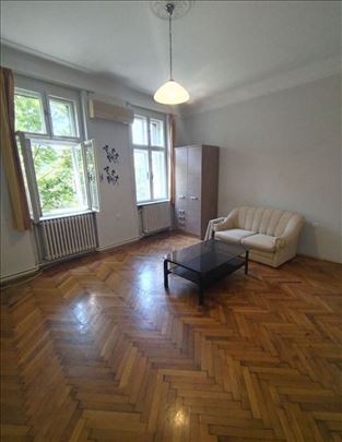 Majke Jevrosime,salonac,100m2,4 sobe, dva ulaza