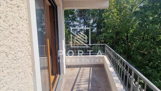 Prodaja stana,Zvezdara,Voje Veljkovića 86m2,trosob