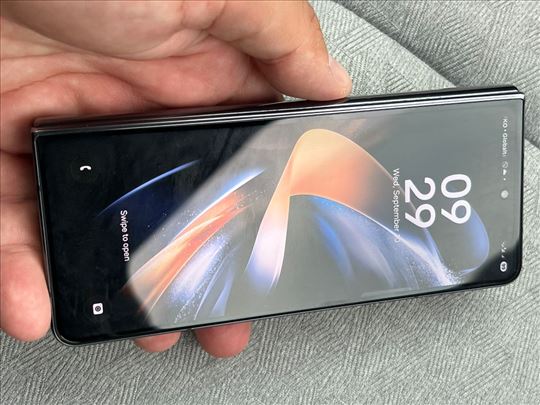 Samsung Galaxy Z Fold 4