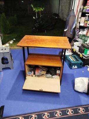 TV komoda sa donjom vitrinom stara