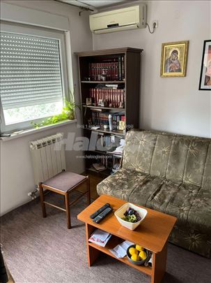 Izdajem jednosoban stan VOZDOVAC - Vitanovacka