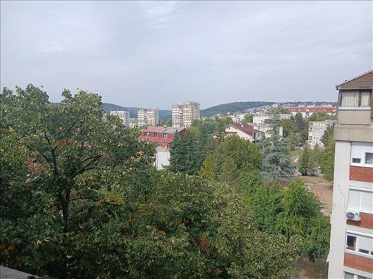 Komforna garsonjera na odličnoj lokaciji 