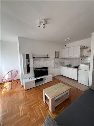 Kompletno renoviran stan na Vračaru 