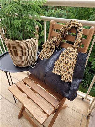 Manual ženska kožna tašna, crna