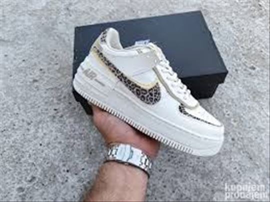 Nike Air Force 1 Shadow Leopard; NOVE Forsice, AF