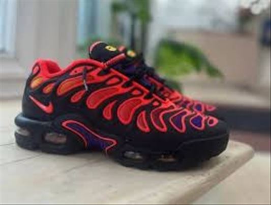 Nike Air Max Plus TN Drift All Day; NOVE TN Drift