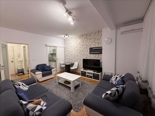 Novi Beograd, Blok 62, 2.0 stan, opremljen, garaža