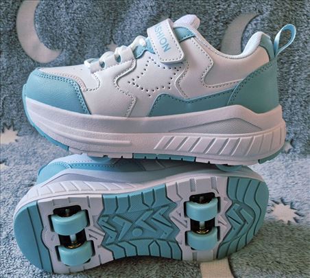 Patike sa točkićima svetloplavo-bele-ima brojeva