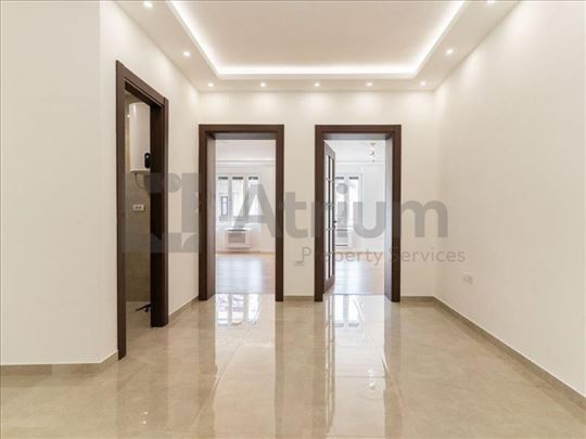 Poptuno renoviran salonac na top lokaciji idealan 