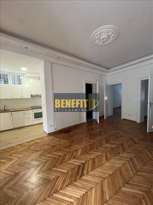 Renoviran salonac kod hotela Moskva