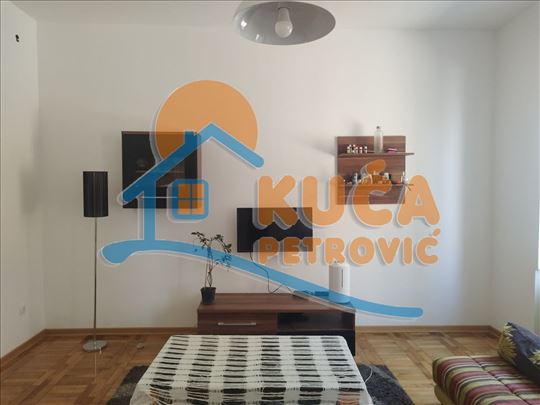 Salonski stan na Paliluli, vpr- prvi sprat