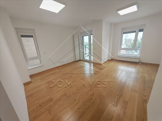 Savada, luks 3.5 stan, 89m2, 2 garažna mesta