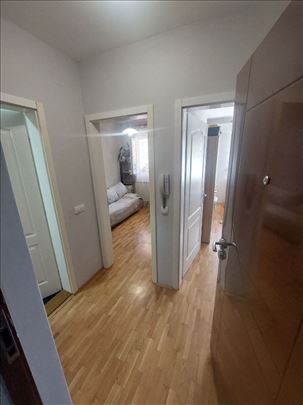 Stan kod šetališta ,Snežnik