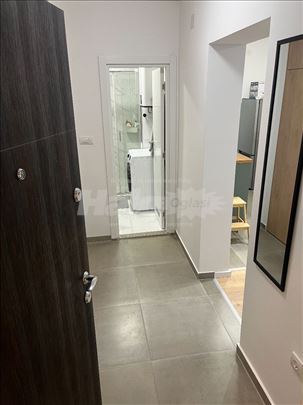 Novi Beograd, Blok 3 – Renoviran i Namešten