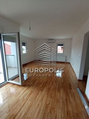 Surčin, Centar, novogradnja, useljiv ID#6808