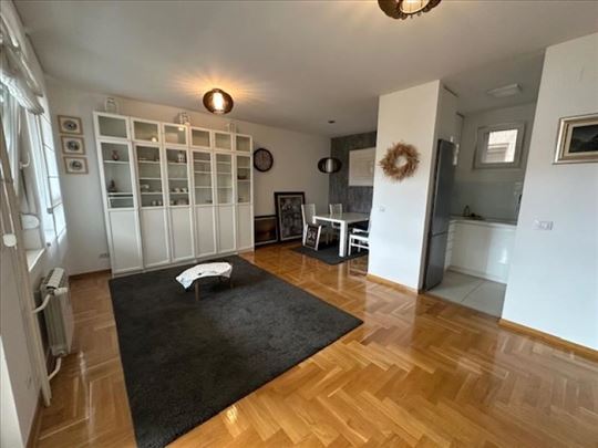 Vračar-Šumatovačka-104m2-Garažno mesto-Uknjižen ID